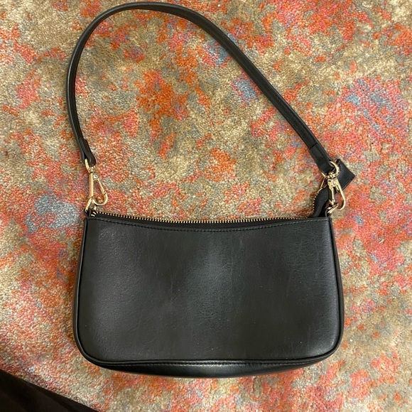 Brandy Melville Handbags - Brandy Melville shoulder bag